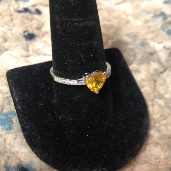 🧡 Citrine Heart w/ lab created white sapphire Ring 🧡 - Picture 3 of 4